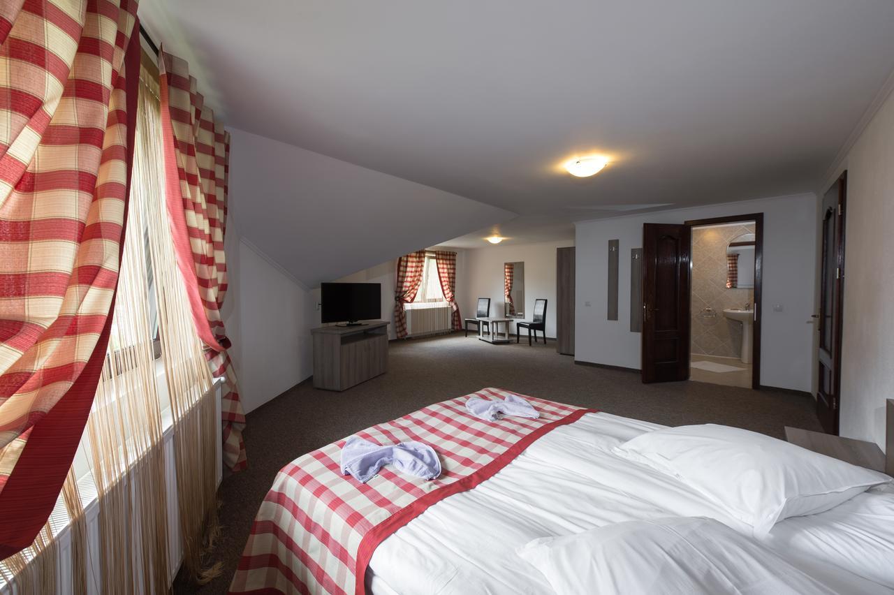 Complex Craiasa Muntilor Moieciu Hotel Moeciu De Sus Ngoại thất bức ảnh